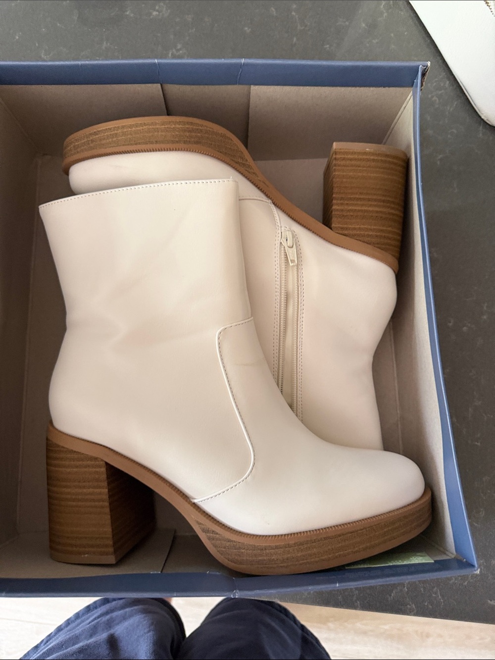 Universal Thread Cream Platform Block Heel Ankle Boots